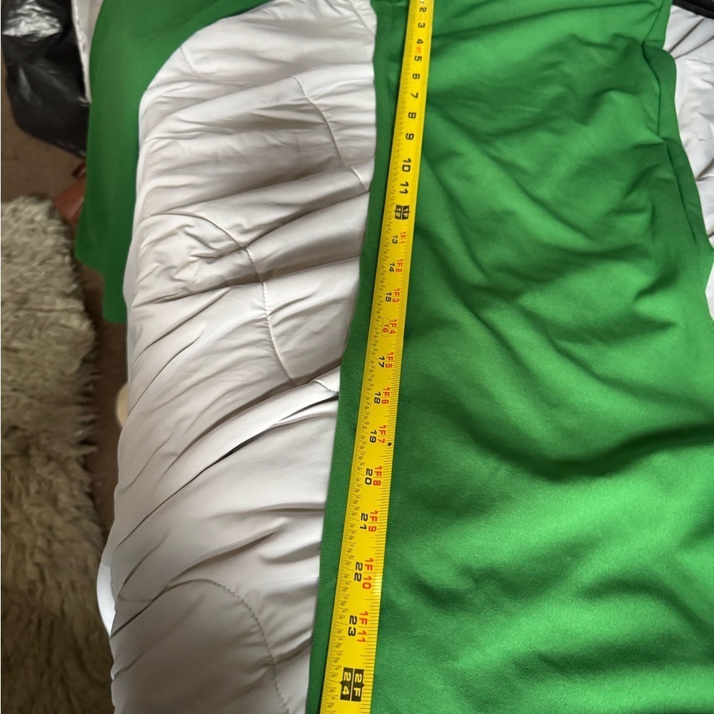 Green short sleeve jumpsuit size medium - Picture 10 of 11